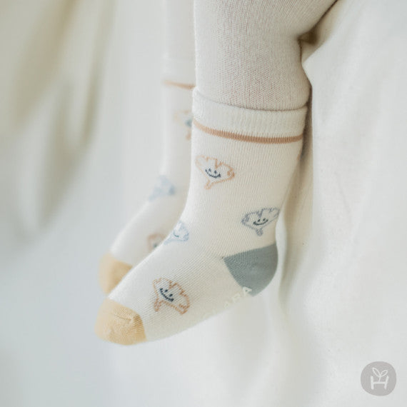 Folling baby socks
