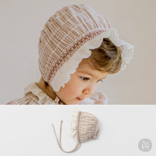 Madeleine baby bonnet
