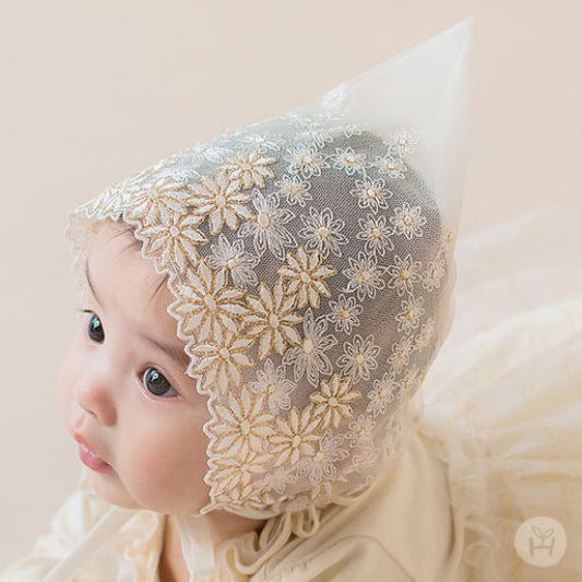 Monju lace bonnet