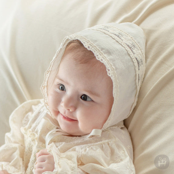 Jumi baby bonnet