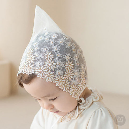 Monju lace bonnet