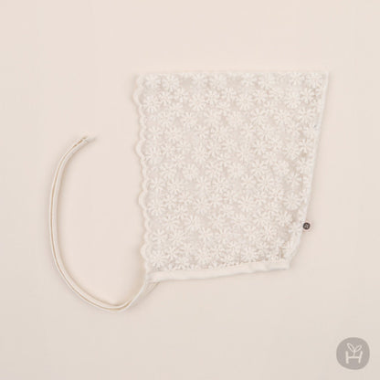 Alliche Lace Bonnet