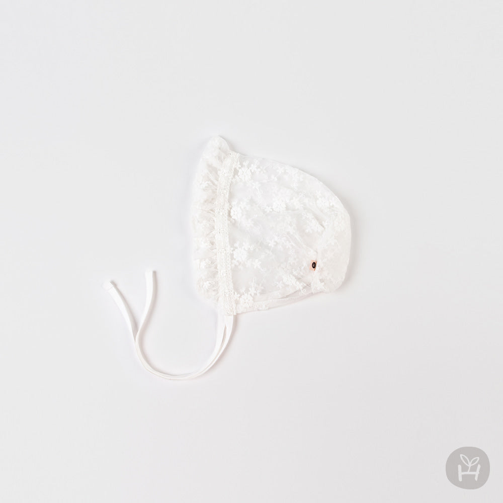 Mellow lace baby bonnet