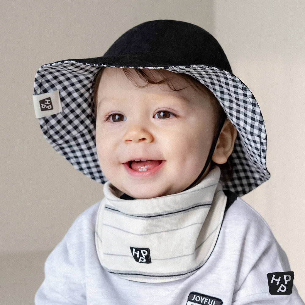 Every reversible baby bananabib