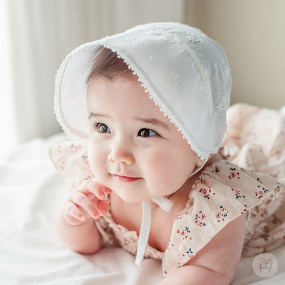 Hella lace baby bonnet