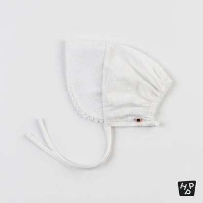 Hella lace baby bonnet