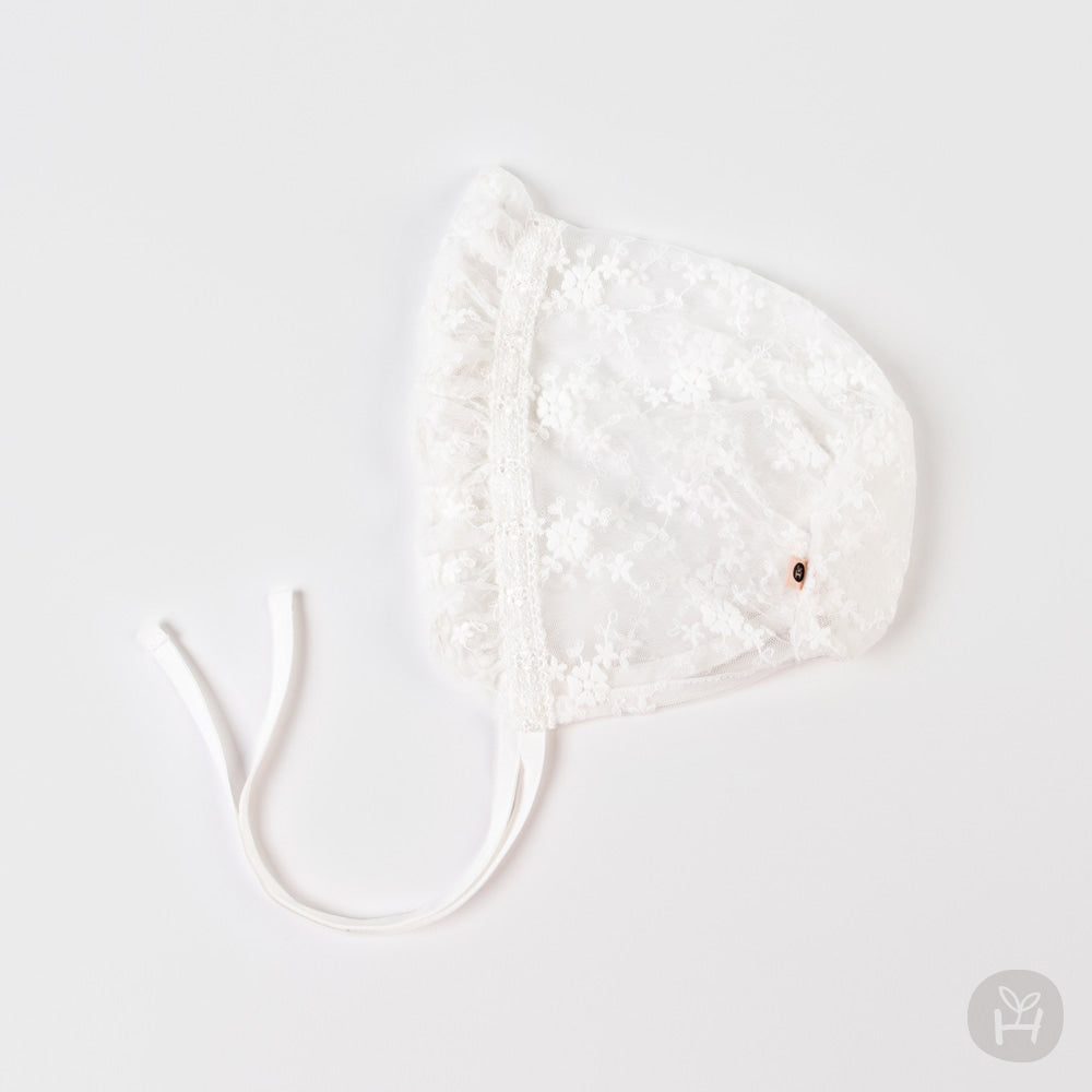 Mellow lace baby bonnet