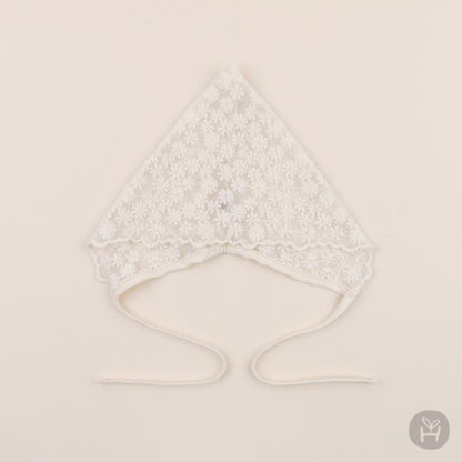 Alliche Lace Bonnet