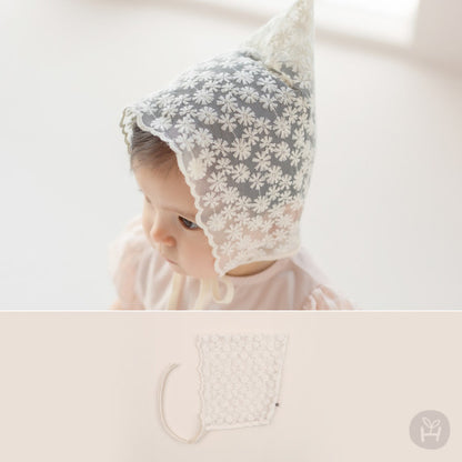Alliche Lace Bonnet