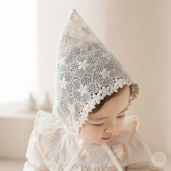 Marlene Lace Bonnet
