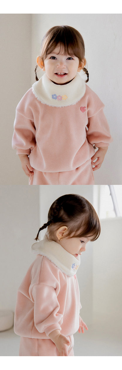 Eline snow baby banana bib