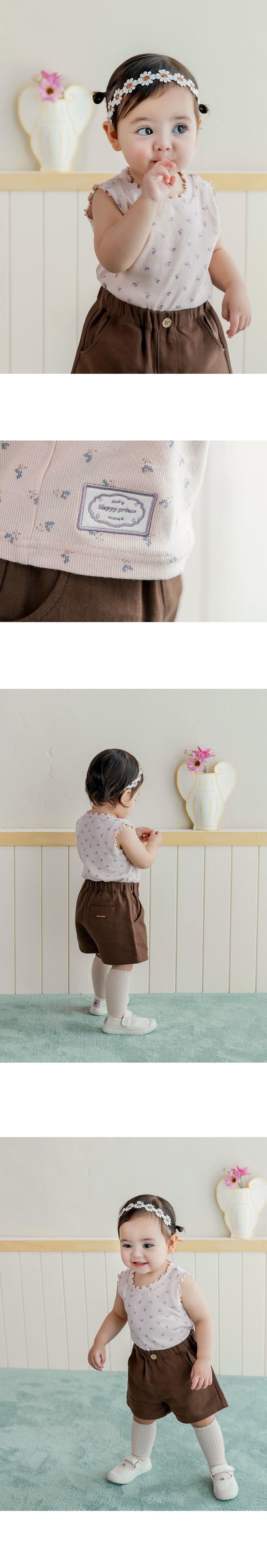 Juhi Sleeveless T-shirt