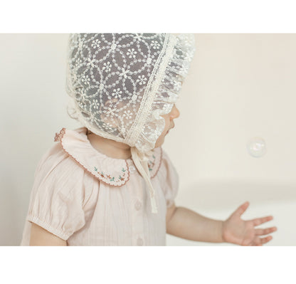 Lunilla lace bonnet